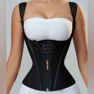 Curvy Faja waist trainer size medium brand new
